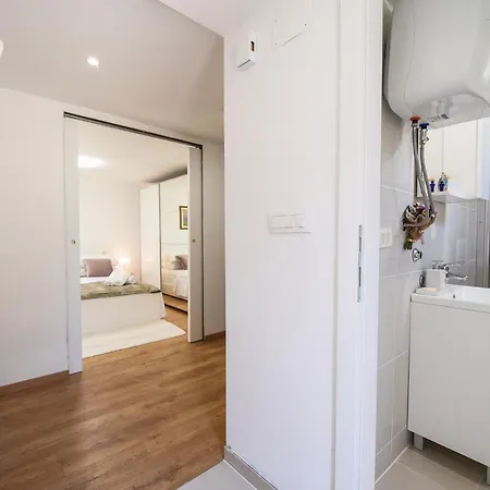 Apartment Apartman Maja