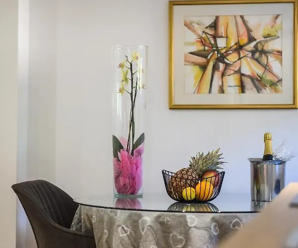 Maja Apartamento *